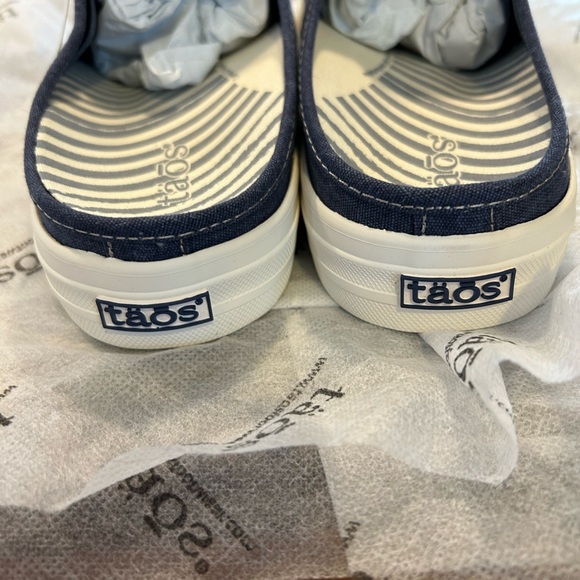 Taos Footwear Blue Canvas Slip-On Sneakers - Picture 2 of 2